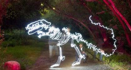 LED灯绘制光恐龙